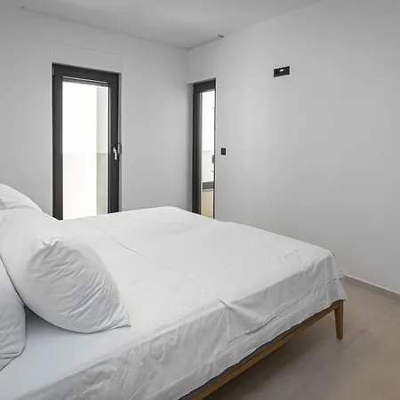 Blue Horizon Apartment *