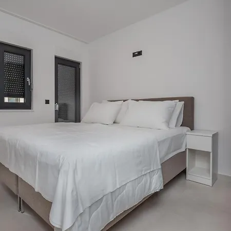 Blue Horizon Apartment *