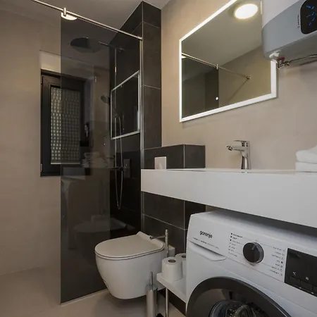 Blue Horizon Apartment *