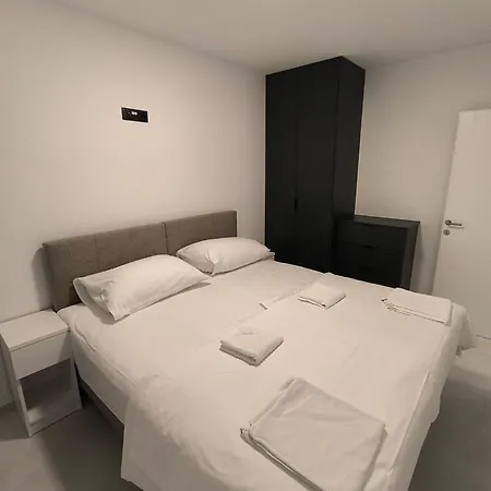 Blue Horizon Apartment *