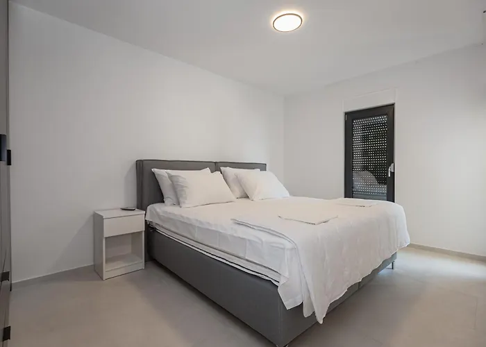 Blue Horizon Apartment *